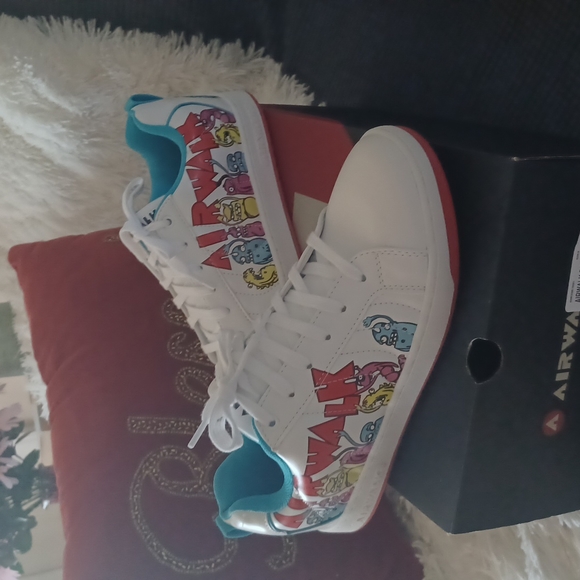 Airways Debz-J White LIL Monst - Picture 3 of 7